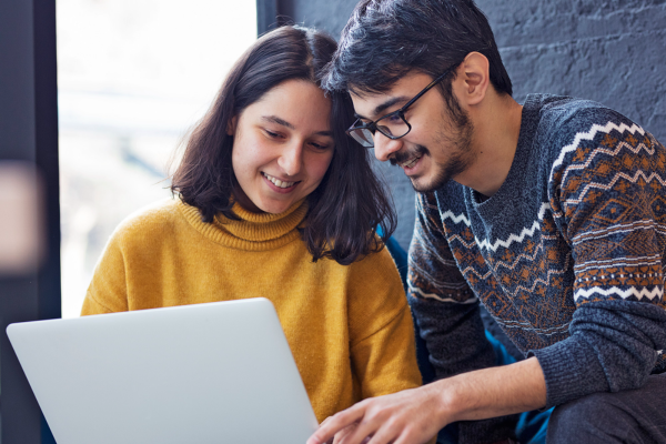 Career growth English communication Kolkata — LELE professional from hesitation to confident presenter