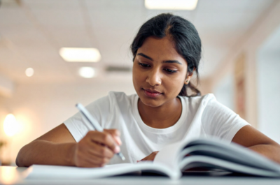 English bolte pari na keno — Bengali professional hesitating to speak English in Kolkata office