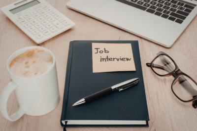 Chakrir interview e English te nijer upasthapan — Bengali job seeker confidently speaking English in Kolkata job interview